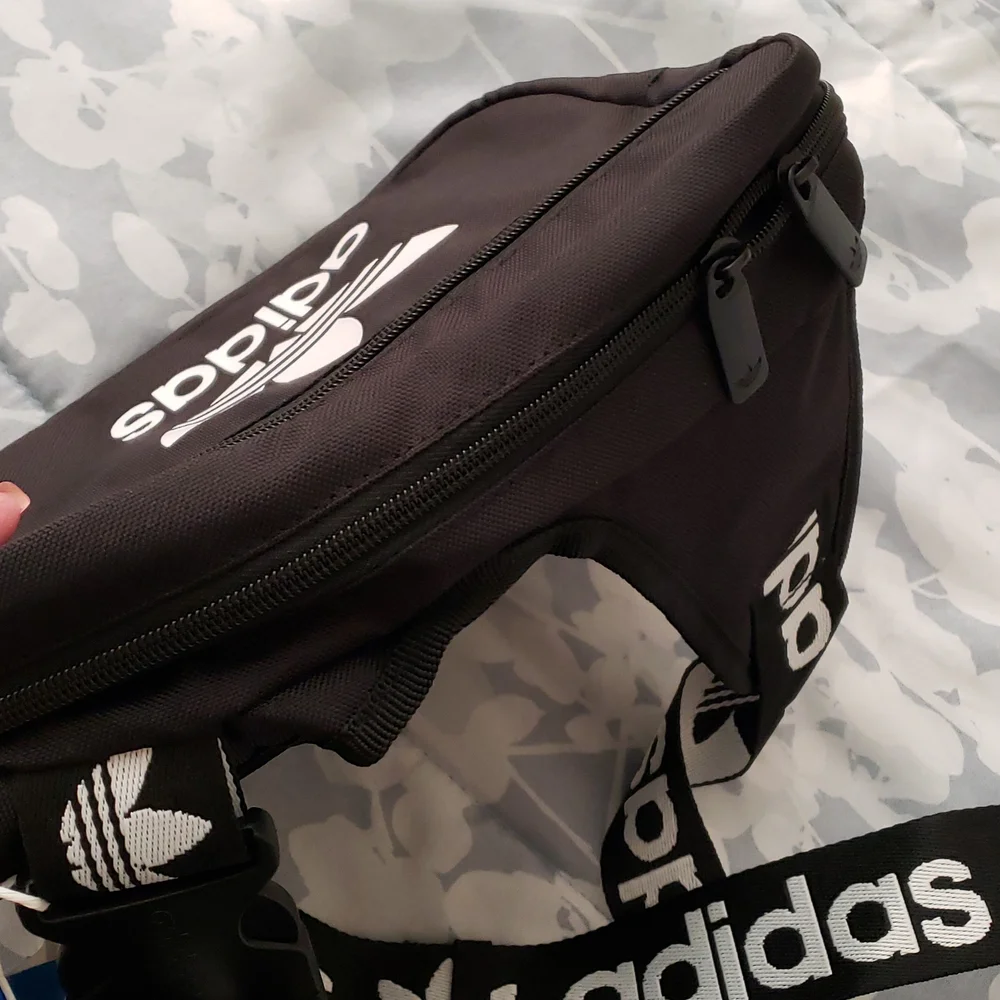 NEW Adidas Sling Black - Picture 3 of 7